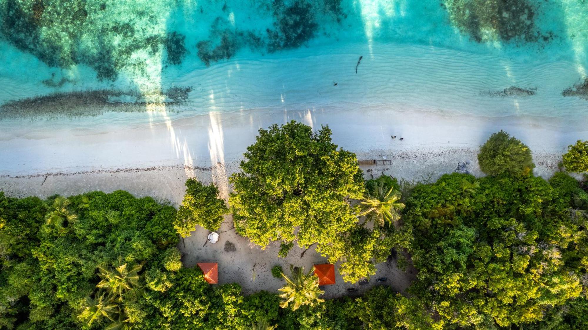 Whaleshark Beach Dhigurah  Extérieur photo